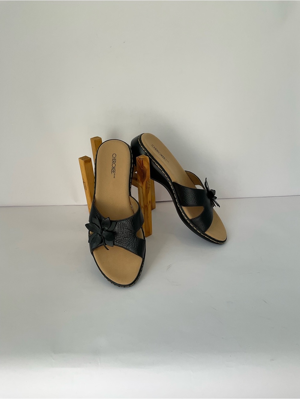 Women’s Cherokee Black Leather Flower Slide Sandals